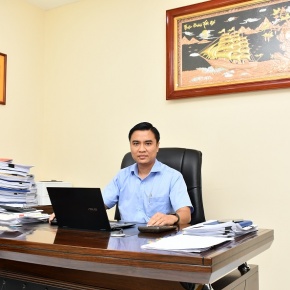 Ông Bùi Công Hưng