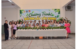 Khối Văn Phòng UDC thu gom hàng trăm pin cũ qua chương trình “Đổi pin lấy cây xanh”